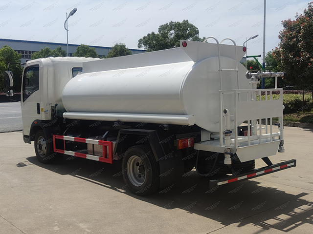 Howo 4x2 Cumbic Meter Water Tank Truck