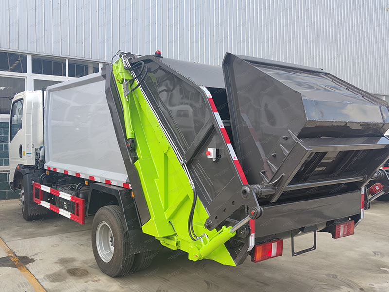 Camion compacteur Howo 12m3 