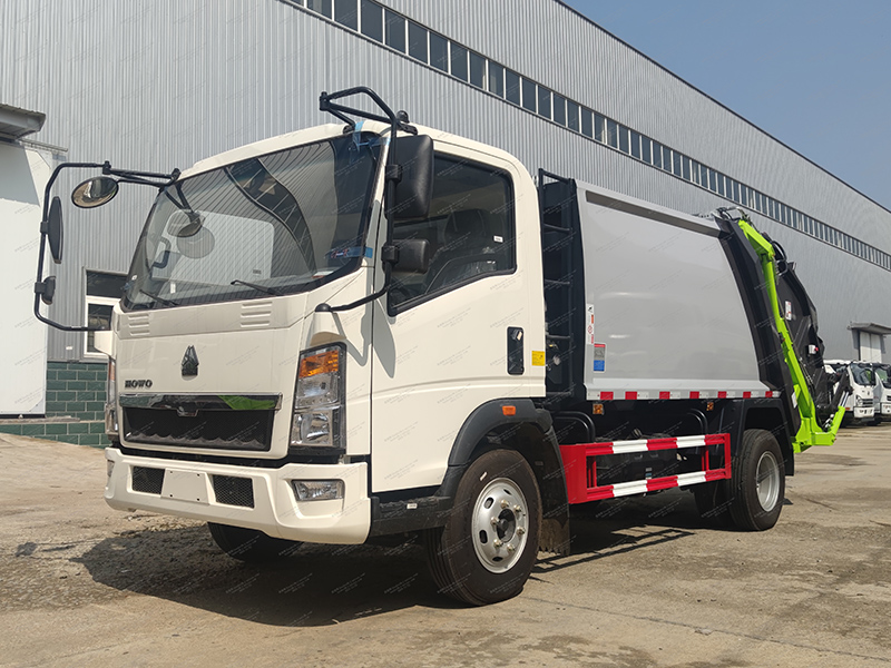 Camion compacteur Howo 12m3 