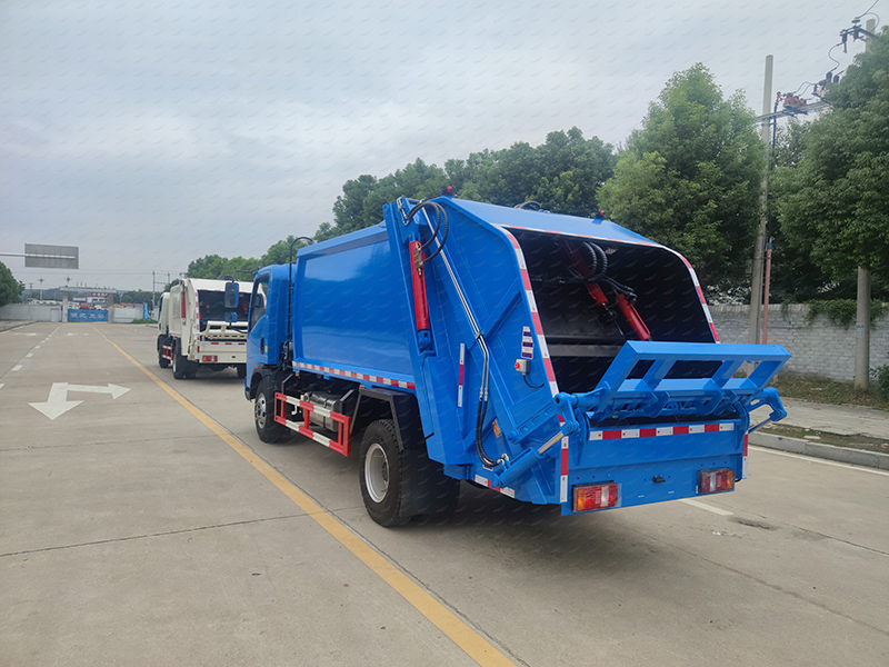 Camion compacteur howo 14m3 