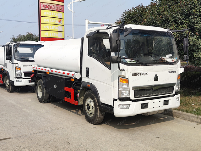 Howo 4x2 15 Cubic Metter Water Tank Truck