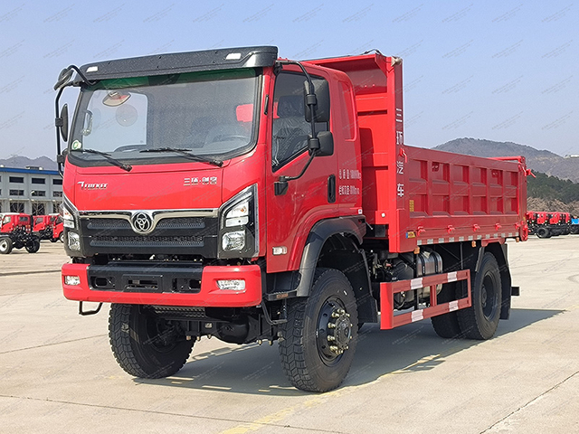 Camion à benne basculante 4x4