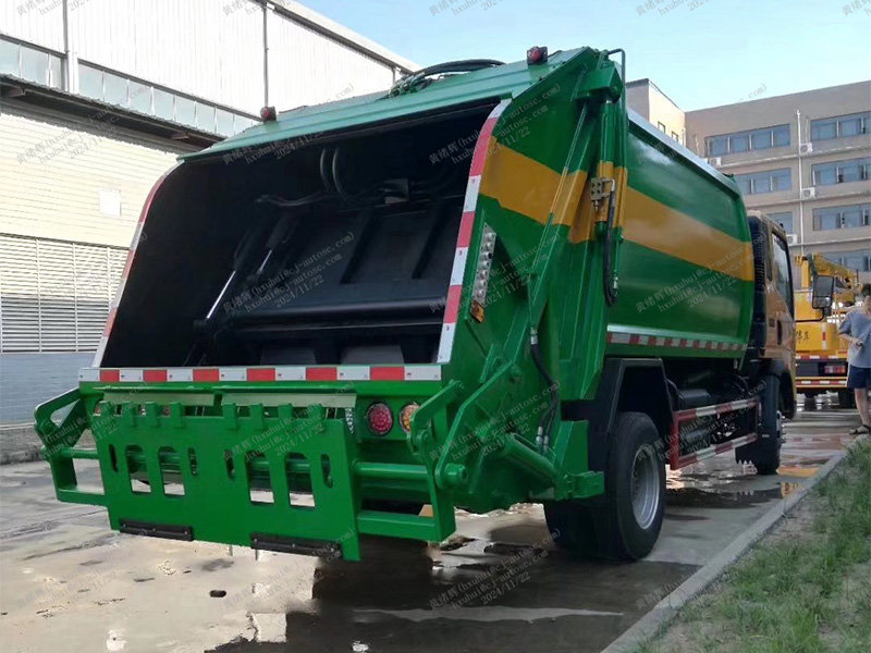 Howo 116HP 6M3 Compacteur
