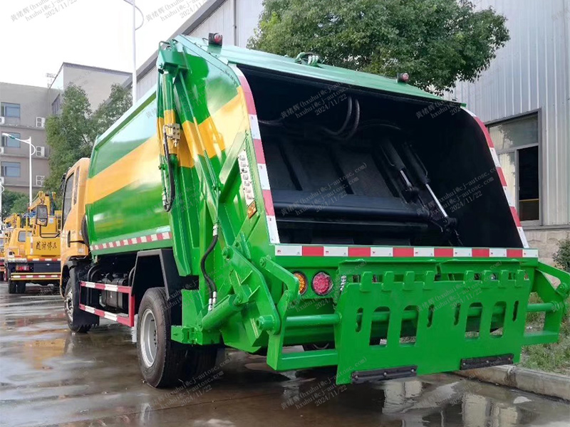 Howo 116HP 6M3 Compacteur