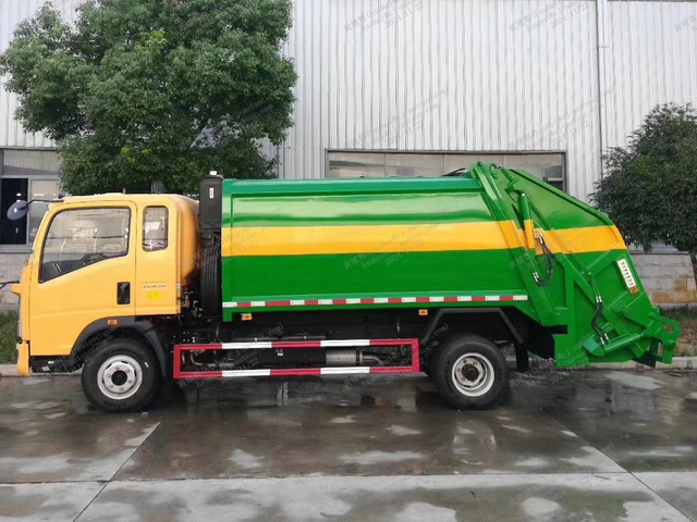 Howo 116HP 6M3 Compacteur