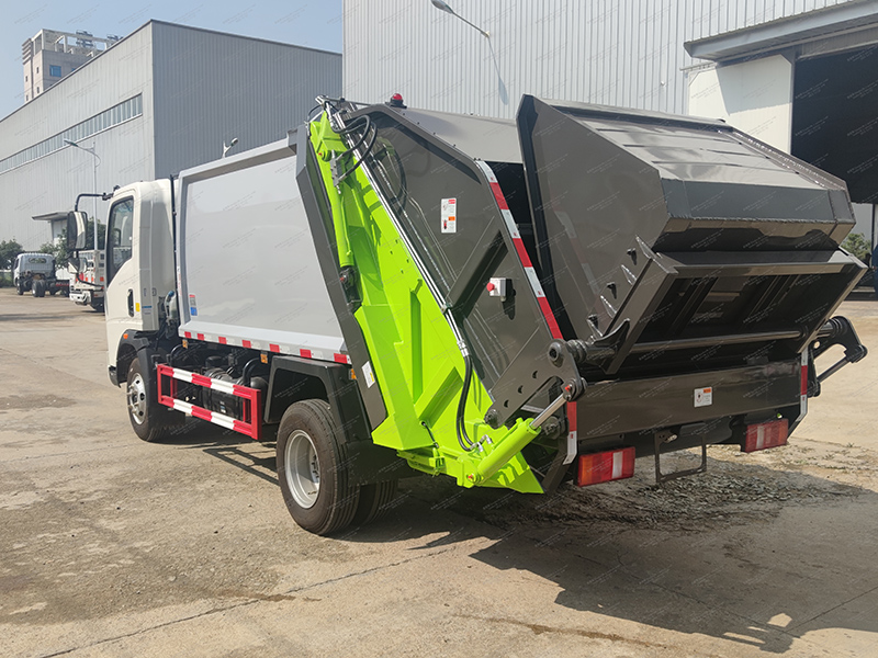Camion compacteur Howo 12m3 