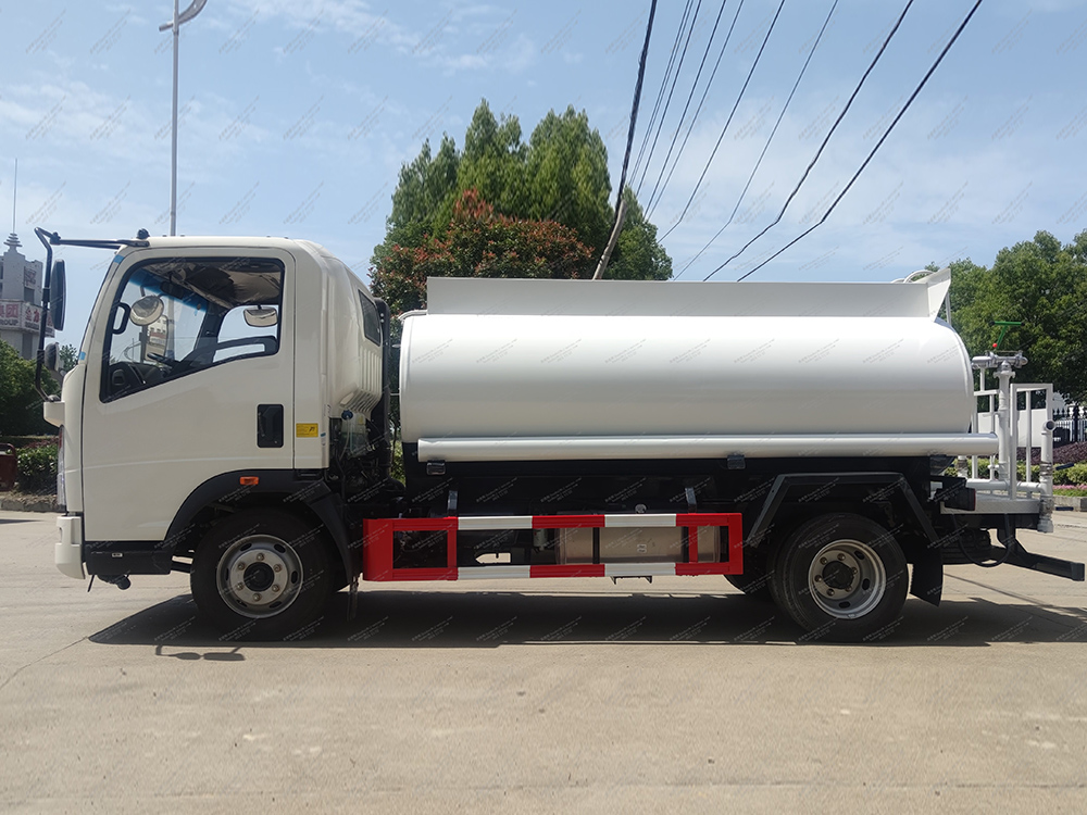 Howo 4x2 Cumbic Meter Water Tank Truck