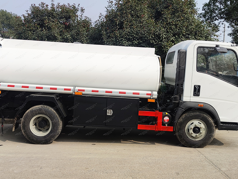 Howo 4x2 15 Cubic Metter Water Tank Truck